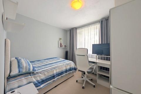 29 Cassiobury Avenue, Feltham, TW14 9JE