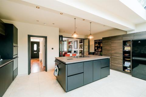 1 Horsley Road, London, E4 7HX