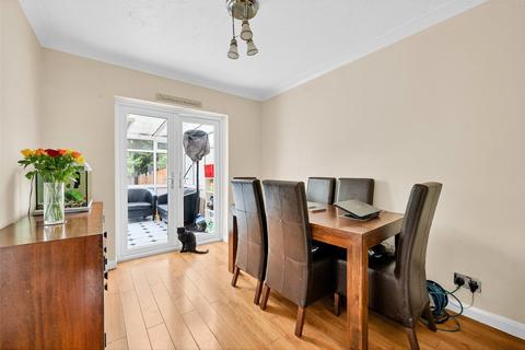 16 Chipstead Road, Erith, DA8 3HT