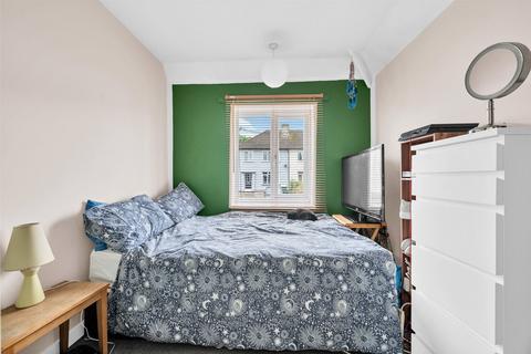 16 Chipstead Road, Erith, DA8 3HT