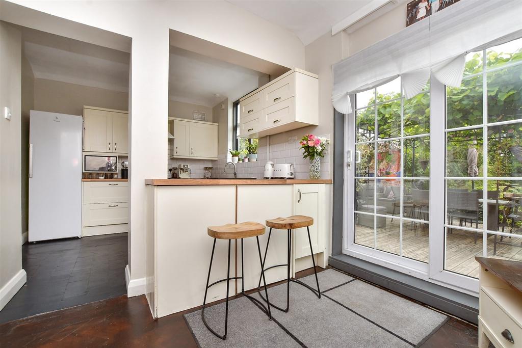 Kitchen / Breakfast Room