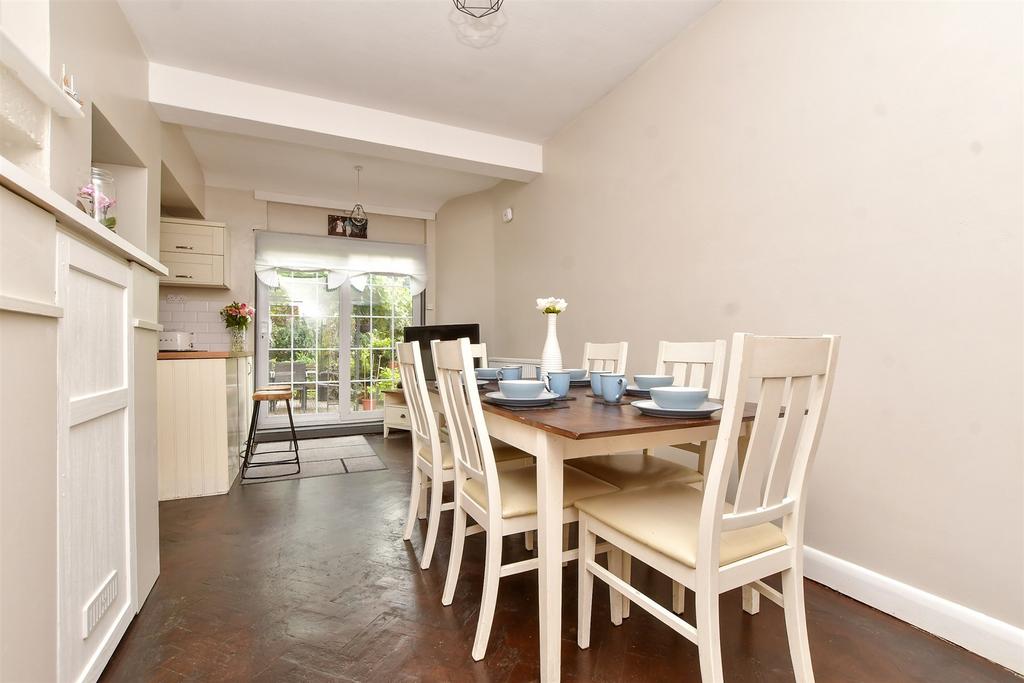 Kitchen / Breakfast Room