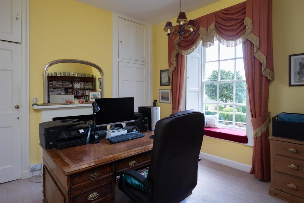 Bedroom 5/study