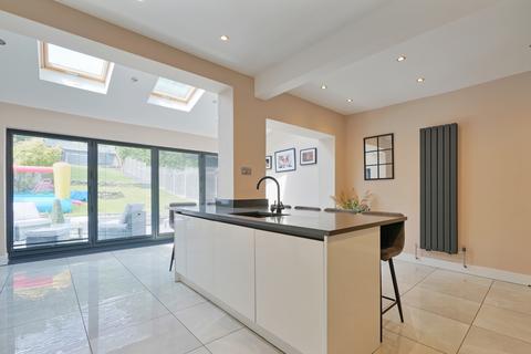 72 Meadow Head, Sheffield, S8 7UE
