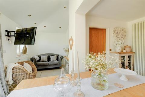 4 bedroom semi-detached house for sale, Highfields Close, Ashby-De-La-Zouch