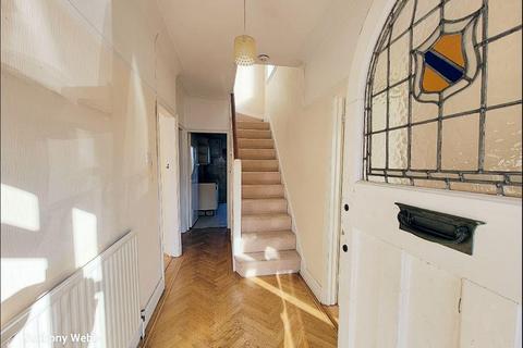 4 bedroom semi-detached house for sale, Oakwood Park Road, London