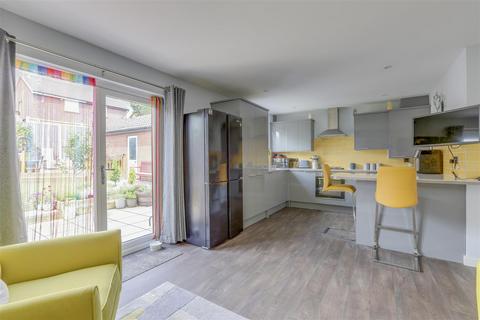 8 Barling Drive, Ilkeston, DE7 9JA