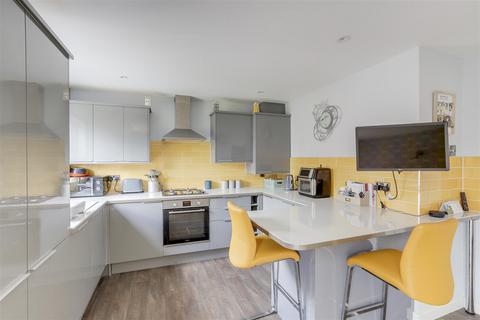 8 Barling Drive, Ilkeston, DE7 9JA