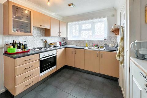 2 bedroom flat for sale, Conies Road, Halstead, CO9