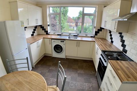 2 bedroom apartment to rent, Stoughton Road, Leicester LE2