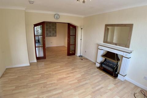 2 bedroom apartment to rent, Stoughton Road, Leicester LE2