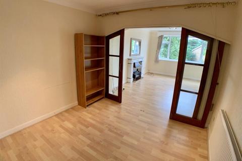 2 bedroom apartment to rent, Stoughton Road, Leicester LE2