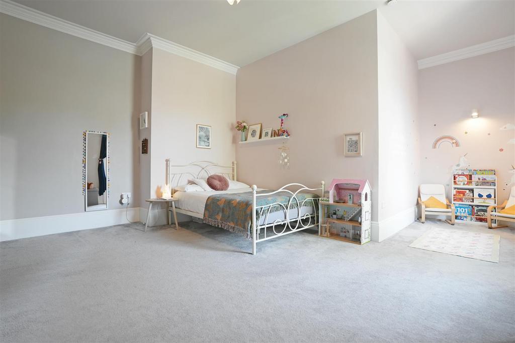 2nd Bed 1.jpg