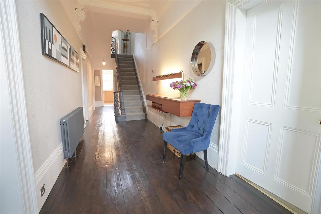 Entrance Hall 1.jpg