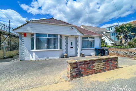 3 bedroom bungalow to rent, Harbour Road , Hengistbury Head , Southbourne