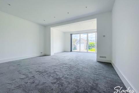 3 bedroom bungalow to rent, Harbour Road , Hengistbury Head , Southbourne