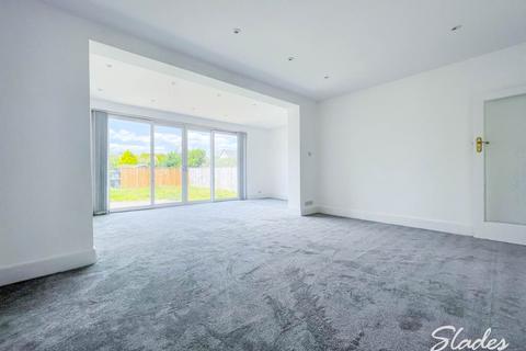 3 bedroom bungalow to rent, Harbour Road , Hengistbury Head , Southbourne