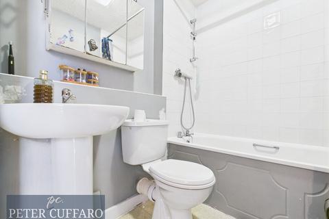 2 bedroom flat for sale, The Granary, Ware SG12