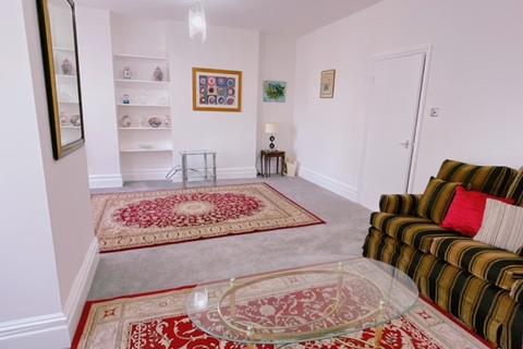 2 bedroom flat to rent, Drayton Avenue, London W13