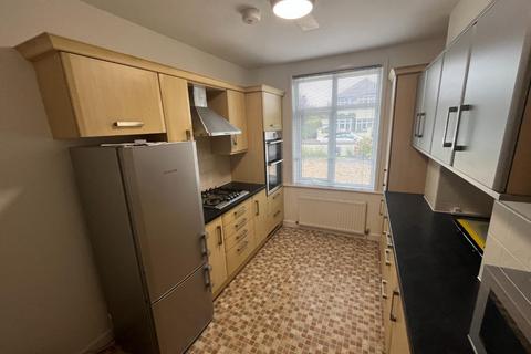 4 bedroom detached house to rent, De Lisle Road, Bournemouth