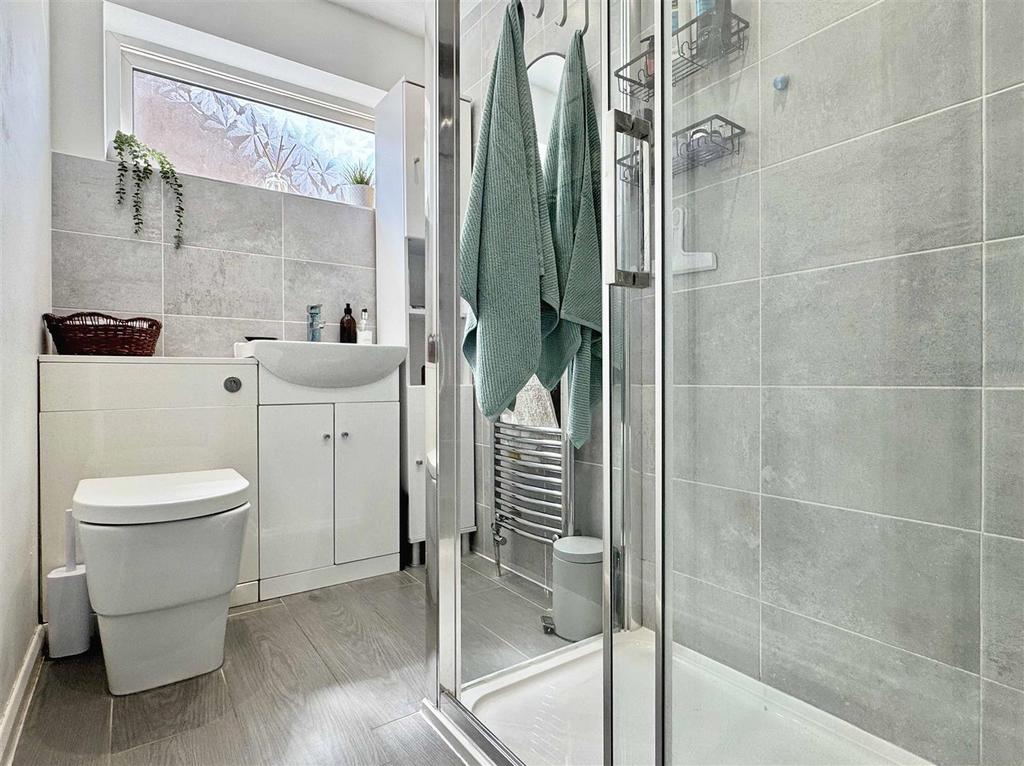 Shower Room.jpg