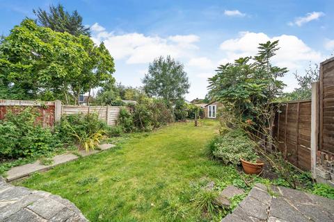 46 Senlac Road, London, SE12 9NB