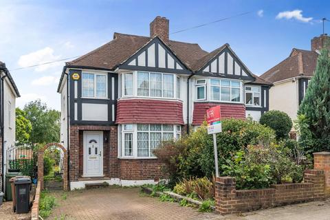 46 Senlac Road, London, SE12 9NB