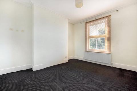 2 bedroom apartment to rent, Corfton Road, Ealing W5