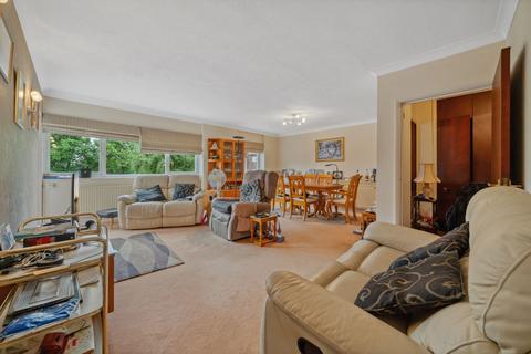 3 bedroom apartment for sale, Lodge Close, Edgware, HA8
