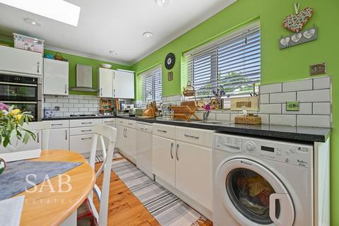 176 Ferrymead Avenue, Greenford, UB6 9TW
