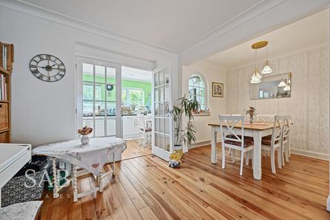 176 Ferrymead Avenue, Greenford, UB6 9TW