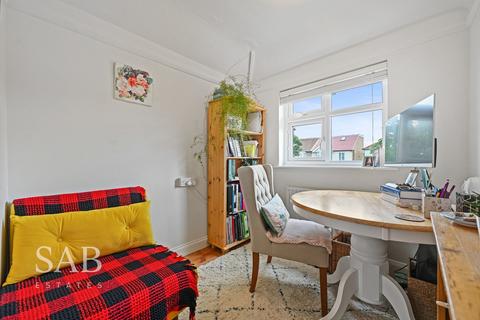 176 Ferrymead Avenue, Greenford, UB6 9TW