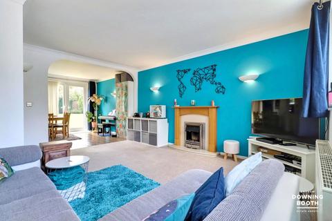 7 Angorfa Close, Lichfield, WS13 8AG