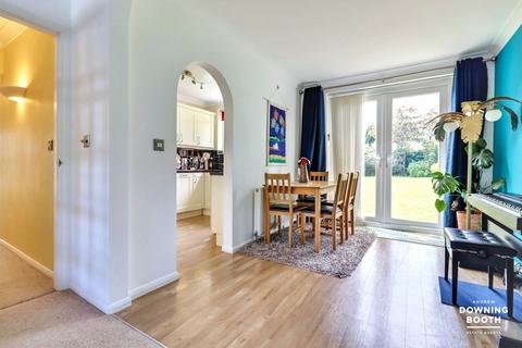 7 Angorfa Close, Lichfield, WS13 8AG