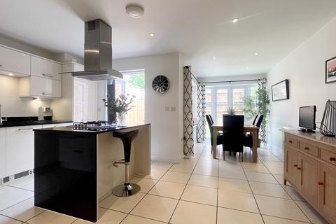 4 bedroom terraced house for sale, Langley Park Road, Sutton SM2