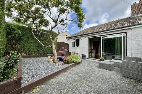 2 bedroom semi-detached bungalow for sale, Glendale Drive, Bradford BD6