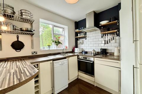2 bedroom semi-detached bungalow for sale, Glendale Drive, Bradford BD6