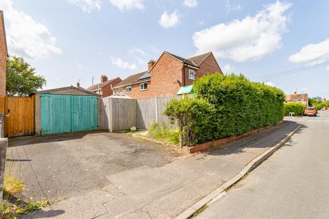 3 bedroom semi-detached house for sale, Edinburgh Avenue, King's Lynn, PE30