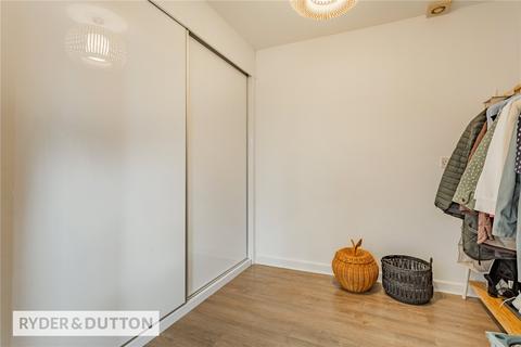 56 Den Lane, Springhead, Oldham, OL4 4NN