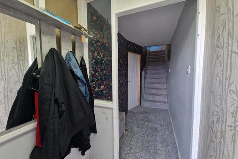 2 bedroom flat to rent, Bridgnorth Road, Wollaston