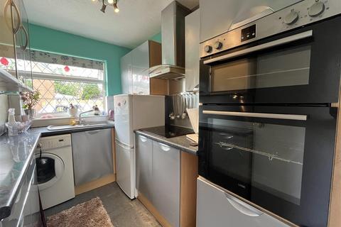 2 bedroom semi-detached bungalow for sale, Royds Park Crescent, Bradford BD12