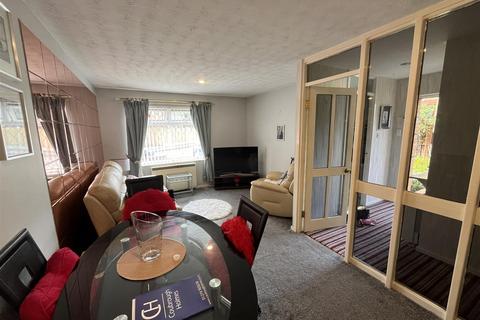 2 bedroom semi-detached bungalow for sale, Royds Park Crescent, Bradford BD12