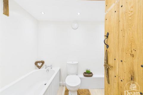 3 bedroom cottage for sale, Main Road, Pillowell