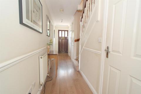 6 Grampian Close, Sutton, SM2 5PH