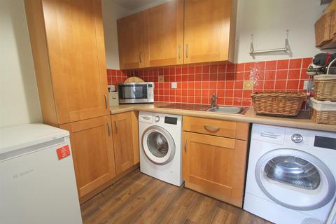 6 Grampian Close, Sutton, SM2 5PH