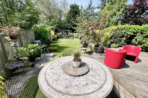 96 Blackford Road, Shirley, Solihull, B90 4BX