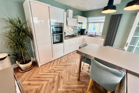 96 Blackford Road, Shirley, Solihull, B90 4BX