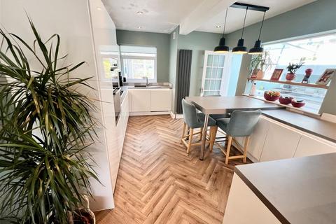 96 Blackford Road, Shirley, Solihull, B90 4BX