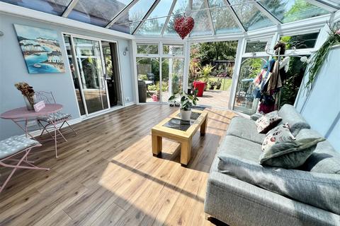 96 Blackford Road, Shirley, Solihull, B90 4BX