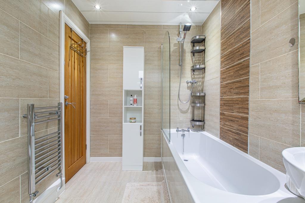 Green Lane - Ewe Move Pontefract - Bathroom 1